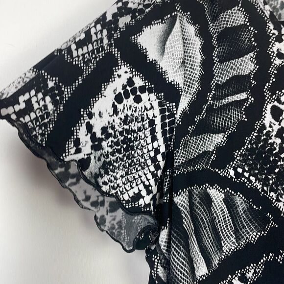 Suzie In The City Women's Snake-Print Square Neck Lettuce-Edge Blouse Black 1X - Picture 3 of 7